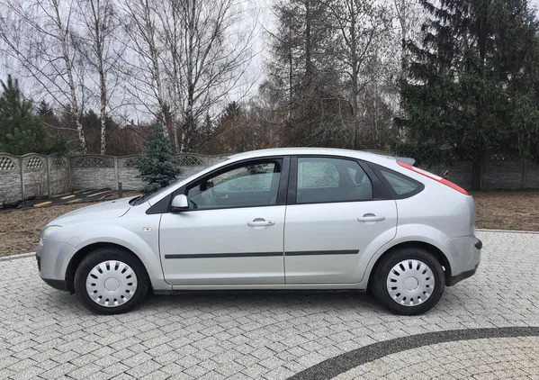 Ford Focus cena 6900 przebieg: 200000, rok produkcji 2006 z Ozorków małe 137